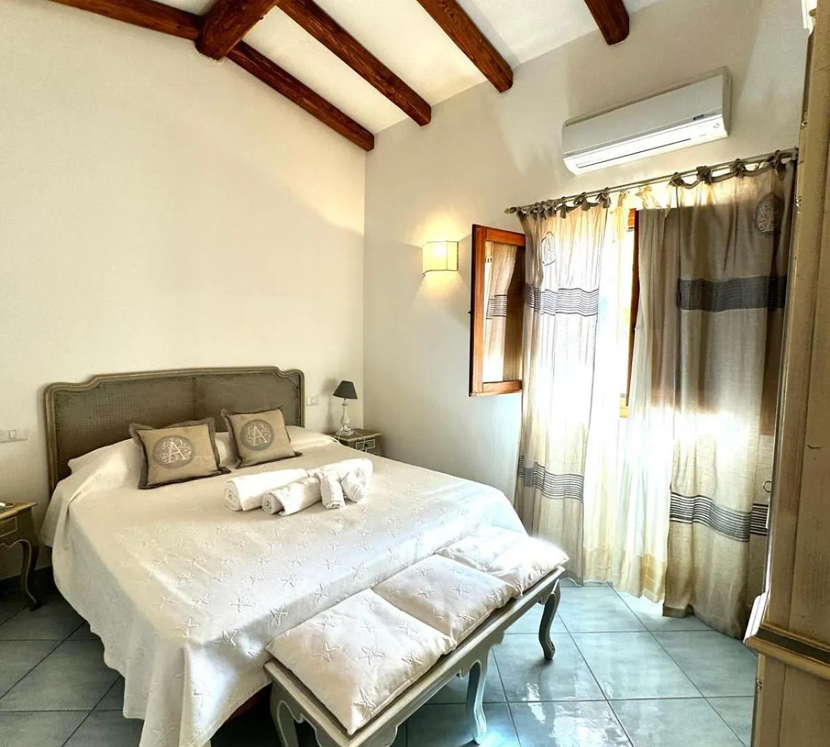 Terezza Alba Villa Cannigione Italien